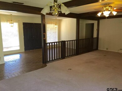 832 832 Loftin, Tyler, TX 75701 - photo 3