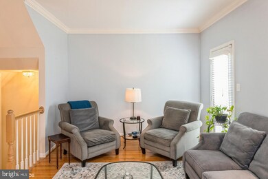 2486 Clover Field Cir, Herndon, VA 20171 - photo 3