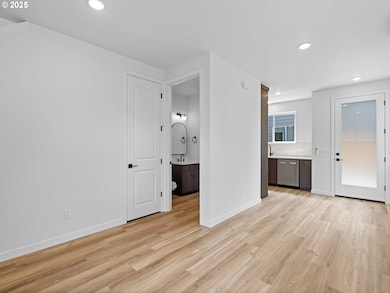 6902 SE 77th Ave unit B, Portland, OR 97206 - photo 2