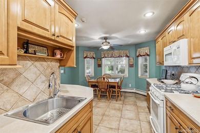 10 Glen Hollow Dr unit C1, Holtsville, NY 11742 - photo 6