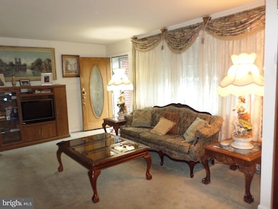 2205 Winding Way, Drexel Hill, PA 19026 - photo 3