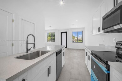 309 NW 7th Ct unit 2, Hallandale Beach, FL 33009 - photo 5