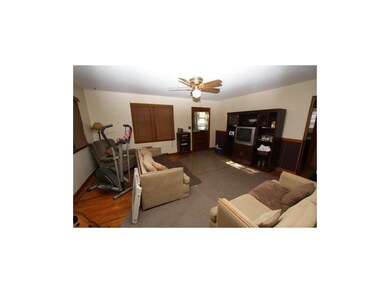 Living Room...15'.3
