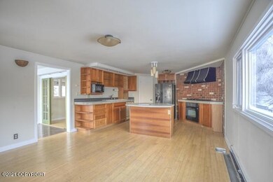 _DSC6240-UpperKitchen01