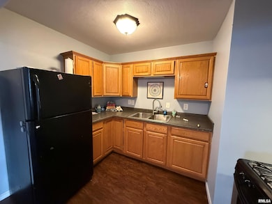 2110 W 68th St, Davenport, IA 52806 - photo 7