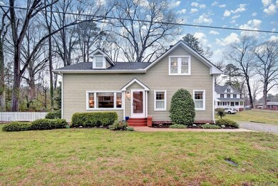 300 Thompson Ave, West Point, VA 23181 - photo 3