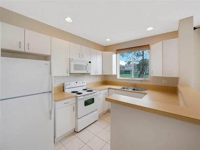 3075 Laurel Ridge Cir, Riviera Beach, FL 33404 - photo 3