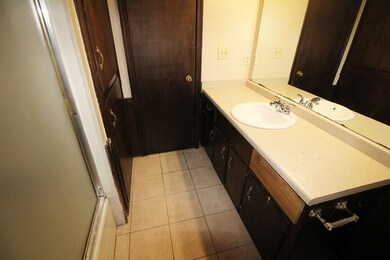 1306 Sequoyah St, Moore, OK 73160 - photo 2