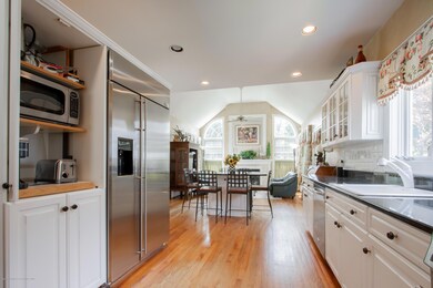 Oversized Eat In Kitchen