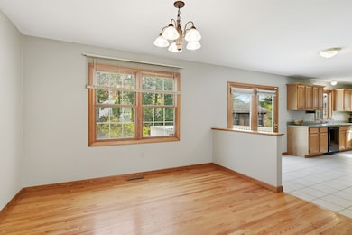 21 Lemnos Ln, Springfield, MA 01119 - photo 6