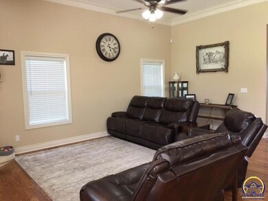 4013 SW Royal Ln, Topeka, KS 66610 - photo 7