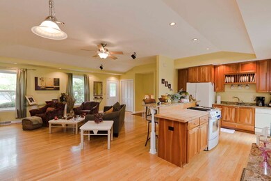 11S737 Schillinger Dr, Naperville, IL 60564 - photo 4