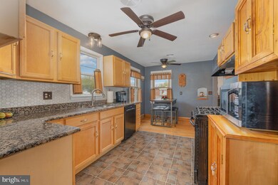 519 S Grant St, Palmyra, PA 17078 - photo 7