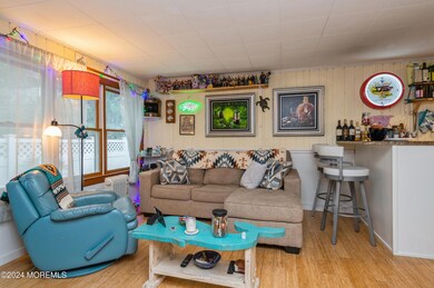 03_25E23rdSt_165_LivingRoom_HiRes