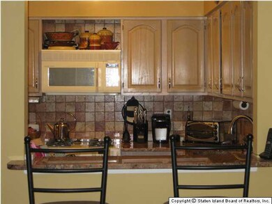 35 Croft Ct, Staten Island, NY 10306 - photo 3