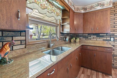 142 Community Dr, North Tonawanda, NY 14120 - photo 4