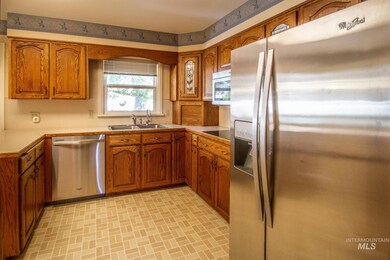 2011 Burton Ave, Burley, ID 83318 - photo 3