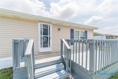 1303 Chateau Cir, Findlay, OH 45840 - photo 5