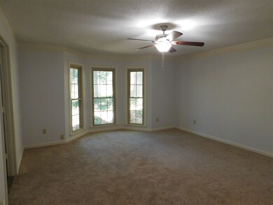 Bay Window, new carpet, ceiling fan, on suite mast
