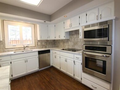 KITCHEN - S/S Appliances - Hardwood Floors - Pantr