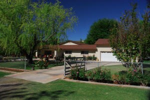 Circular Drive, Gated