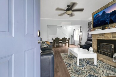 ENTRY THRU FRONT DOOR