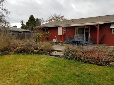 3290 Edella St, Central Point, OR 97502 - photo 4