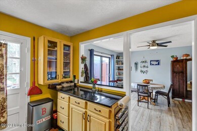 17-10707 Colonial Woods-116