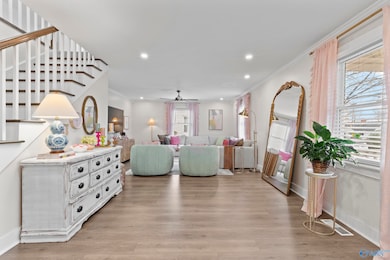 1917 Vanderbilt Cir SW, Huntsville, AL 35801 - photo 4