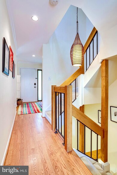 11535 Buttonwood Ct, Reston, VA 20191 - photo 5