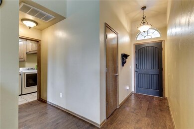 525 Loyd Ln, Moore, OK 73160 - photo 5