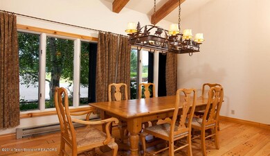 5-Dining Room
