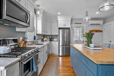 37 School St unit 2, Beverly, MA 01915 - photo 2