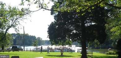 121 W Chestnut St, St. Michaels, MD 21663 - photo 2