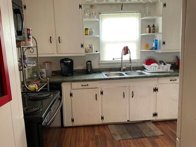 605 W Smith St, Gaffney, SC 29341 - photo 4