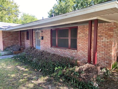 1712 Merrywood Way, Gainesville, TX 76240 - photo 3