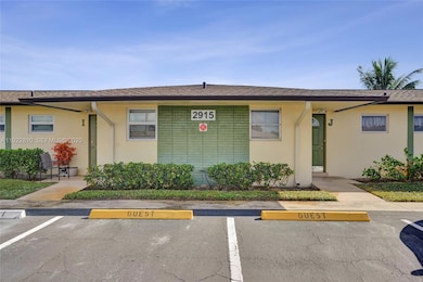 2915 Crosley Dr W unit J, West Palm Beach, FL 33415 - photo 6