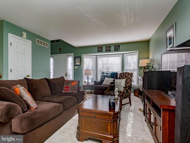 903 Coventry Pointe Ln, Pottstown, PA 19465 - photo 5