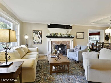 7614 Holiday Dr, Alexandria, VA 22308 - photo 4