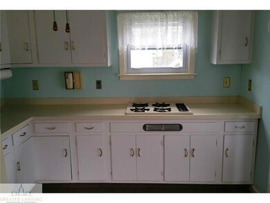 2210 Beal Ave, Lansing, MI 48910 - photo 3