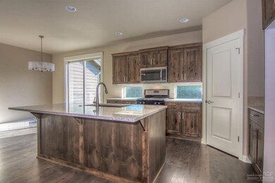 60475 Hedgewood Ln, Bend, OR 97702 - photo 6