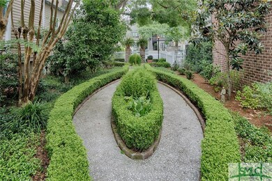 GARDEN - Side garden on a separate city lot adds e