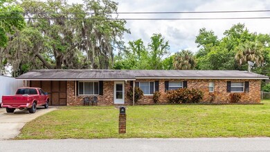 425 Lincoln Ave, Titusville, FL 32796 - photo 2