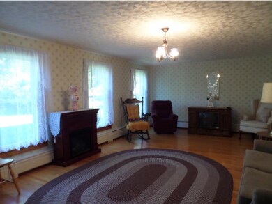 153 Depot St, Readsboro, VT 05350 - photo 4