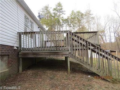 6181 Hickory Creek Rd, High Point, NC 27263 - photo 2