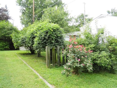 4385 Danforth Landscaping