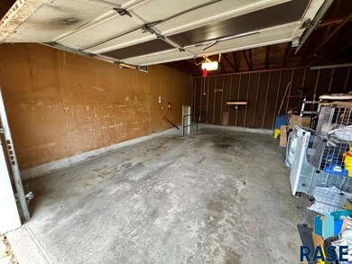 2503 W 3rd St, Sioux Falls, SD 57104 - photo 7