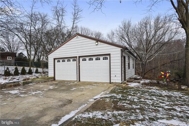 12437 Pretoria Dr, Silver Spring, MD 20904 - photo 2