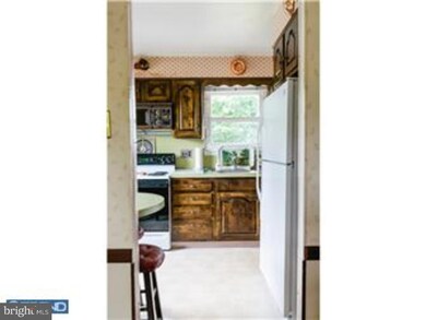 617 Walnutree Ln, Claymont, DE 19703 - photo 7