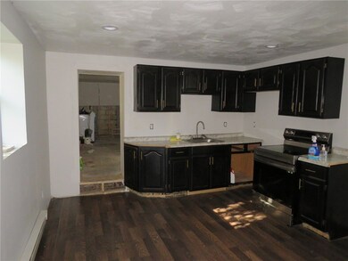 919 Oakland Ave, Charleroi, PA 15022 - photo 7